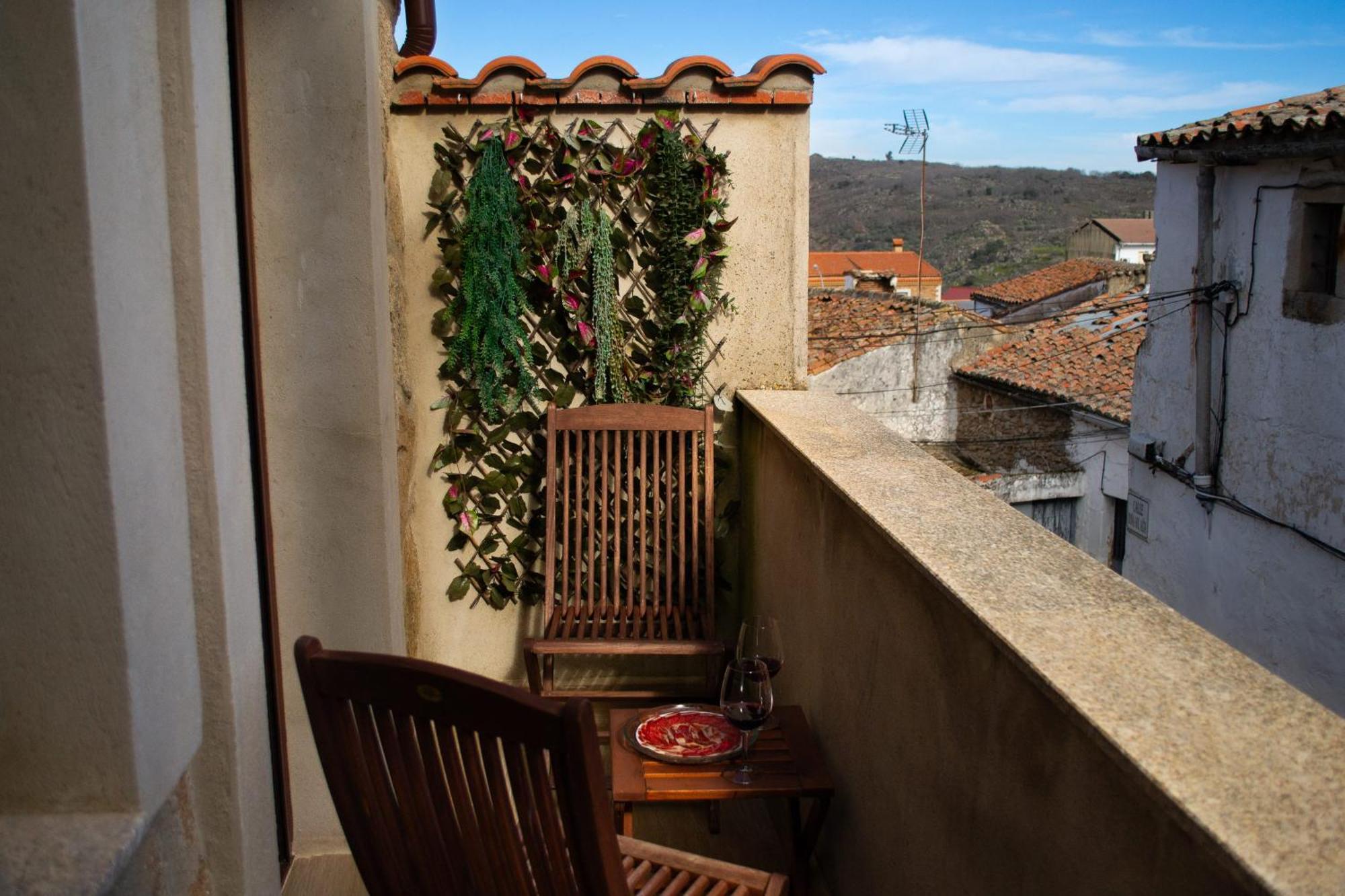 Casa Rural Dona Sol Montánchez Exterior photo